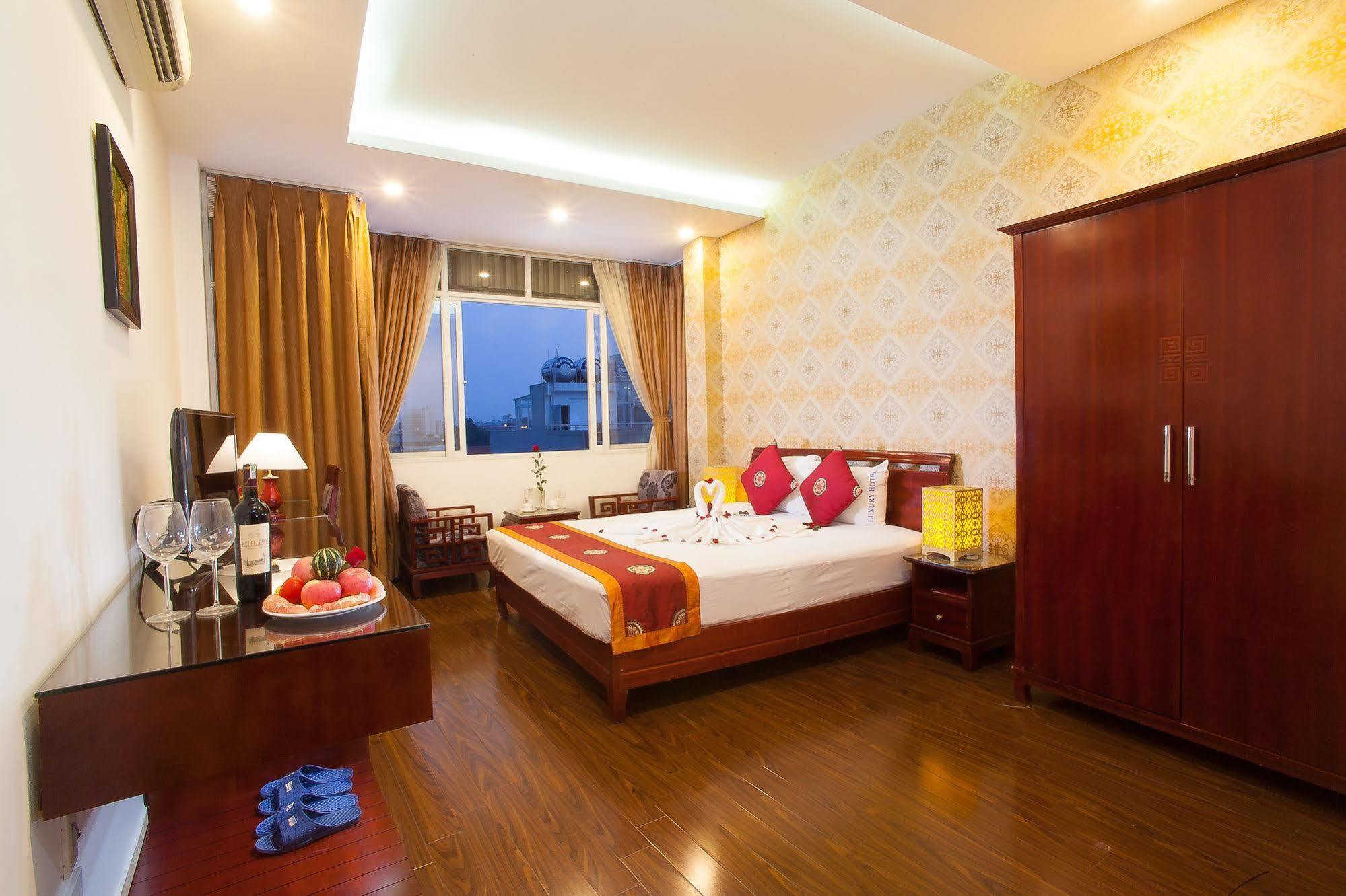 Hanoi Luxury Hotel Екстер'єр фото