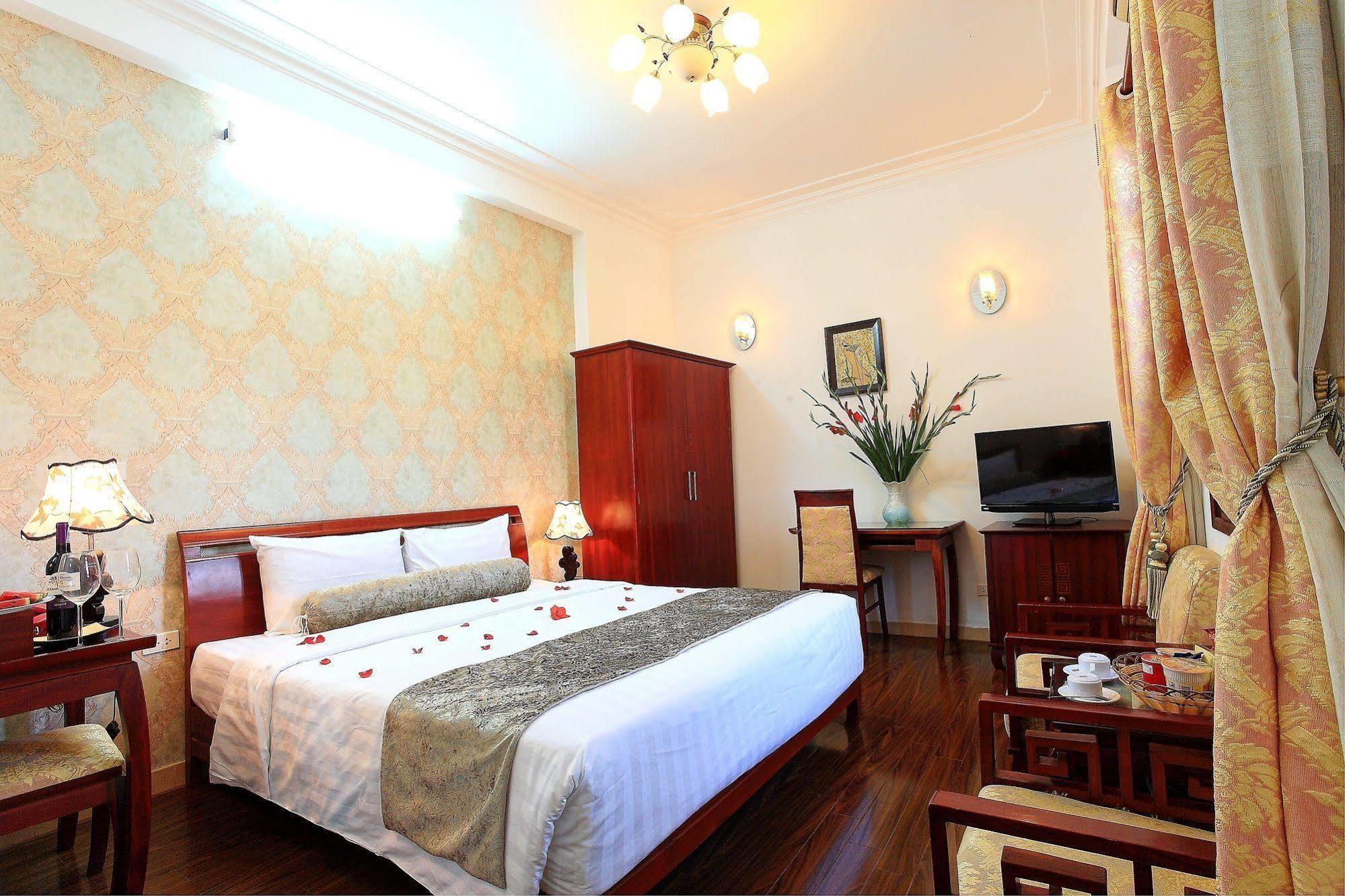 Hanoi Luxury Hotel Екстер'єр фото